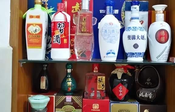廣東隱形富豪曬藏酒,不見茅臺 五糧液,網(wǎng)友 只會掙錢不會花